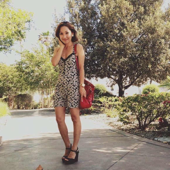 Meet your Posher, Sandy - Picture 2 of 2